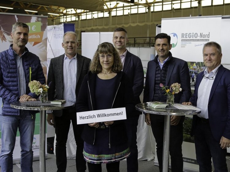 Impressionen der Lehrstellenbörse Zehdenick 2025 Das Foto zeigt die Herren Mittelstädt, Zehmke, Kalmutzke, Philipp und Bechert und Frau Ziemke bei der Eröffnung der Lehrstellenbörse 2025