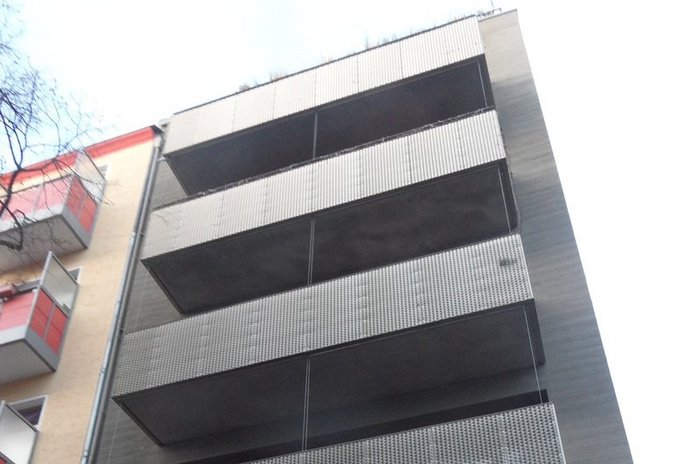 Das Foto zeigt Balkone in Metallbaukonstruktionsweise